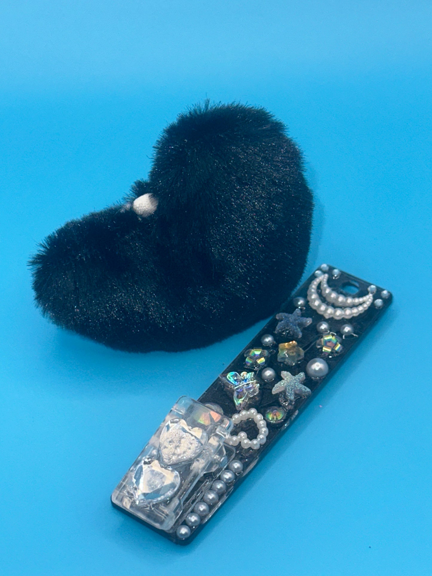 Card Grabber Keychain for Long Nails w/Heart Pom